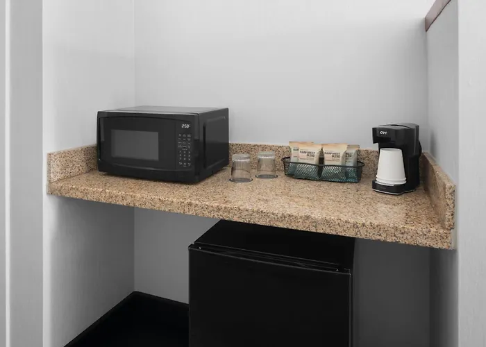 Hotel Courtyard By Marriott West/avondale 3*