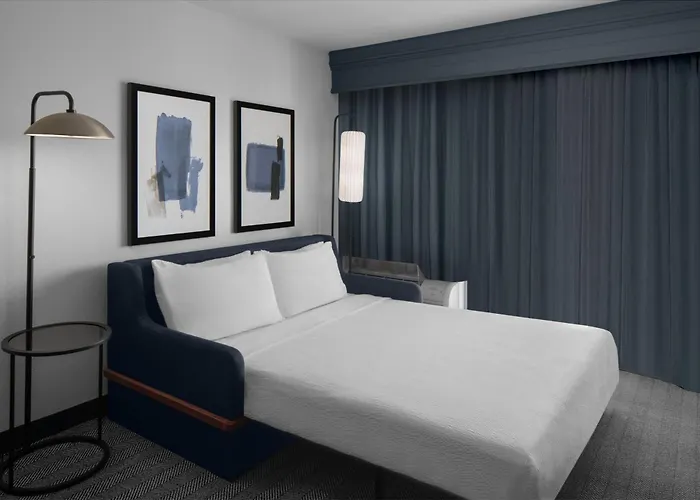 Courtyard By Marriott West/avondale Hotel