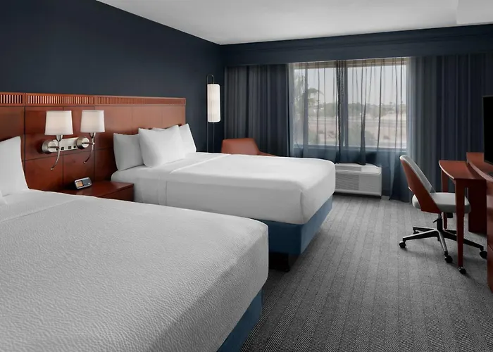 Courtyard By Marriott West/avondale