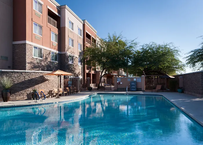 Courtyard By Marriott West/avondale 3*