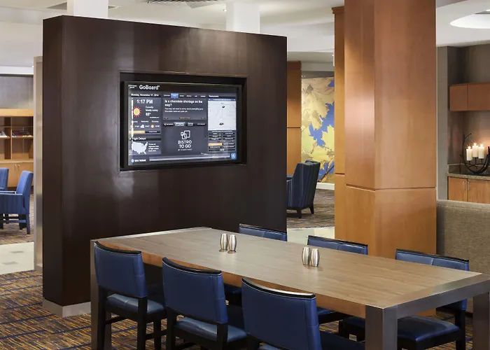 Courtyard By Marriott West/avondale Hotel