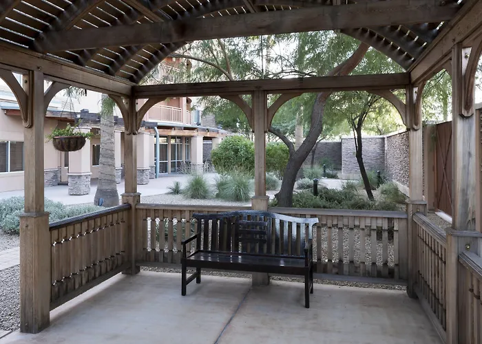 Courtyard By Marriott West/avondale Hotel 3*
