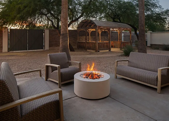 Courtyard By Marriott West/avondale 3*