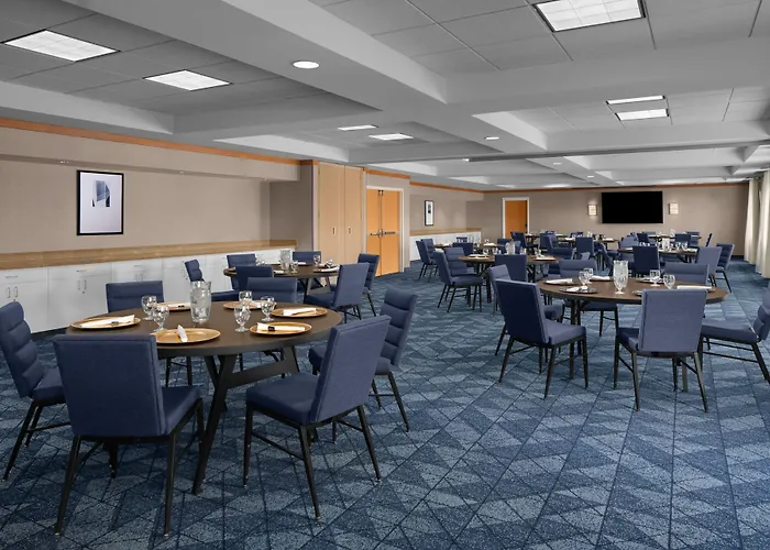 Courtyard By Marriott West/avondale Hotel