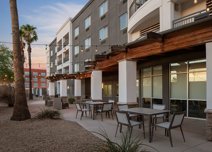 Courtyard By Marriott West/avondale 3*
