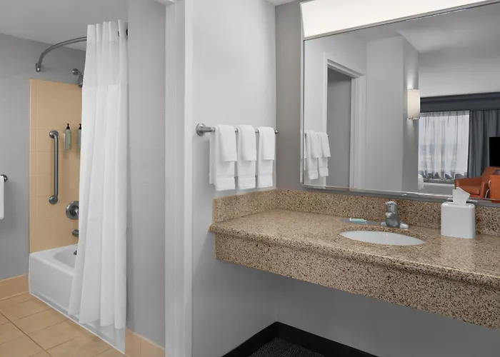 Hotel Courtyard By Marriott West/avondale 3*